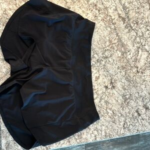 Lululemon Speed up shorts in 2.5”